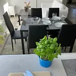 Jeannette Ideal Fuer Geschaeftsreisende, Wlan Und Rechnung Moeglich Apartament *