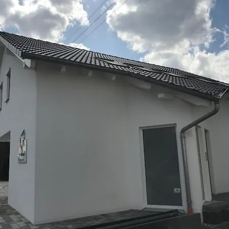 Jeannette Ideal Fuer Geschaeftsreisende, Wlan Und Rechnung Moeglich * بالينغن
