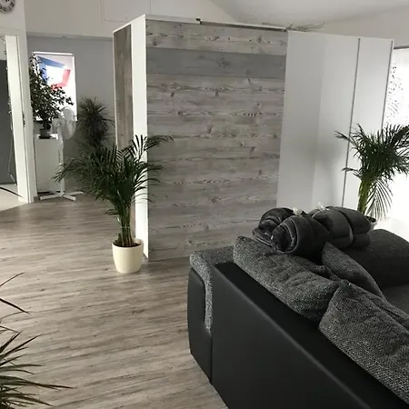 Jeannette Apartment