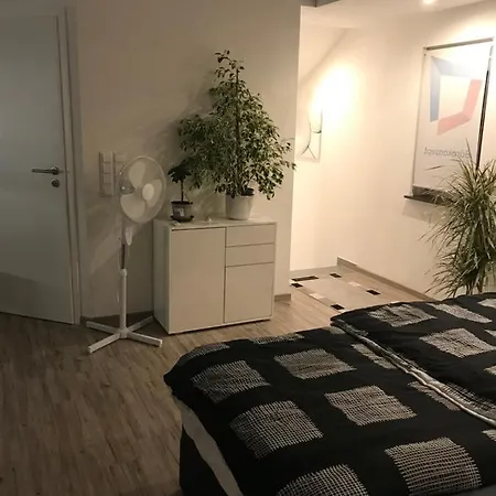 Jeannette Apartment *