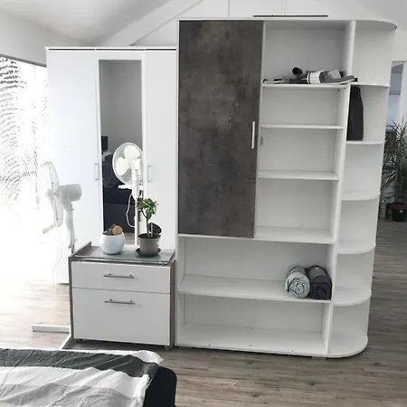 Jeannette Apartment *