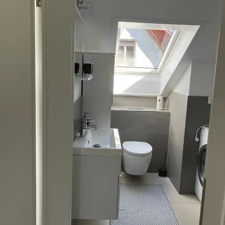Apartament Jeannette Ideal Fuer Geschaeftsreisende, Wlan Und Rechnung Moeglich *