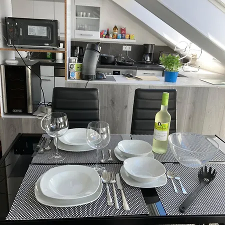 Jeannette Ideal Fuer Geschaeftsreisende, Wlan Und Rechnung Moeglich