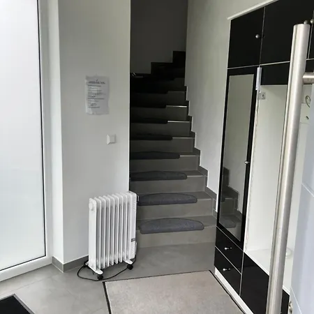 Jeannette Ideal Fuer Geschaeftsreisende, Wlan Und Rechnung Moeglich Apartamento Balingen
