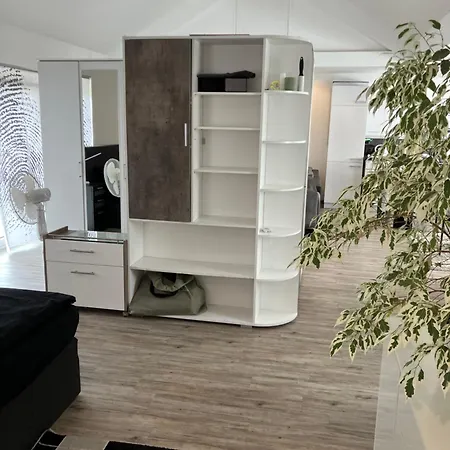 Jeannette Ideal Fuer Geschaeftsreisende, Wlan Und Rechnung Moeglich Balingen